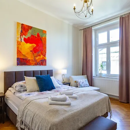 Spirit, 2-bedroom In The Old Town 아파트 *