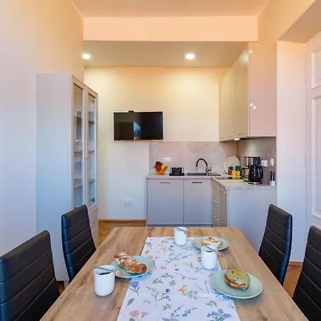 Spirit, 2-bedroom In The Old Town *